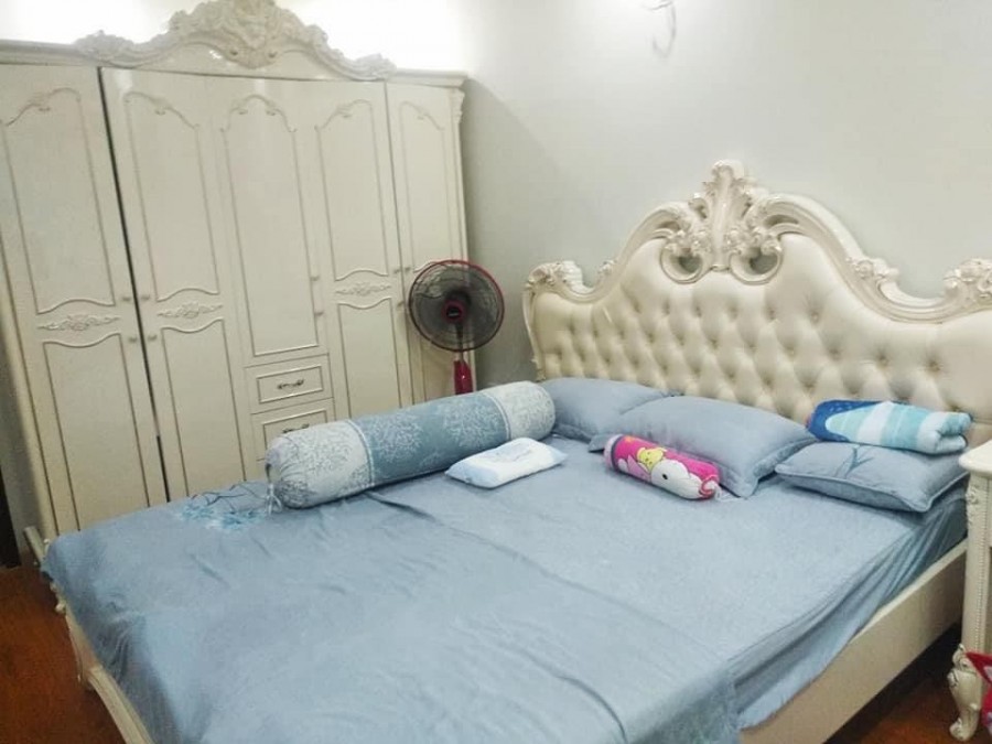 Bán nhà, Yên Hòa, Nguyễn Khang, Nhà kiên cố dt 52m2, 5 tầng, có 5,4 tỷ.