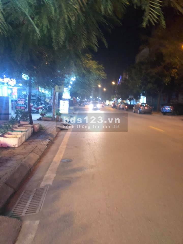Phố Kinh Doanh, Mặt Tiền khủng, 105m2 MTx7.5m Hoàng Như Tiếp
