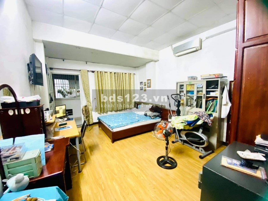 Bán nhà chính chủ hẻm xe hơi Hoàng Sa phường 9 quận 3, 100m2, 2 tầng