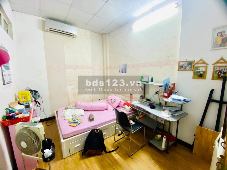 Bán nhà chính chủ hẻm xe hơi Hoàng Sa phường 9 quận 3, 100m2, 2 tầng