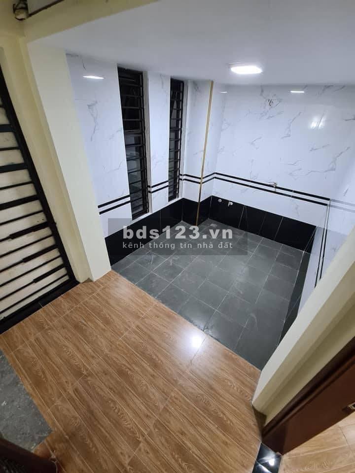 Nhà 2 mặt thoáng, nở hậu, 5 tầng, ngõ 445 Nguyễn Khang, DT 59m2 MT 6.1m giá 6.5 tỷ