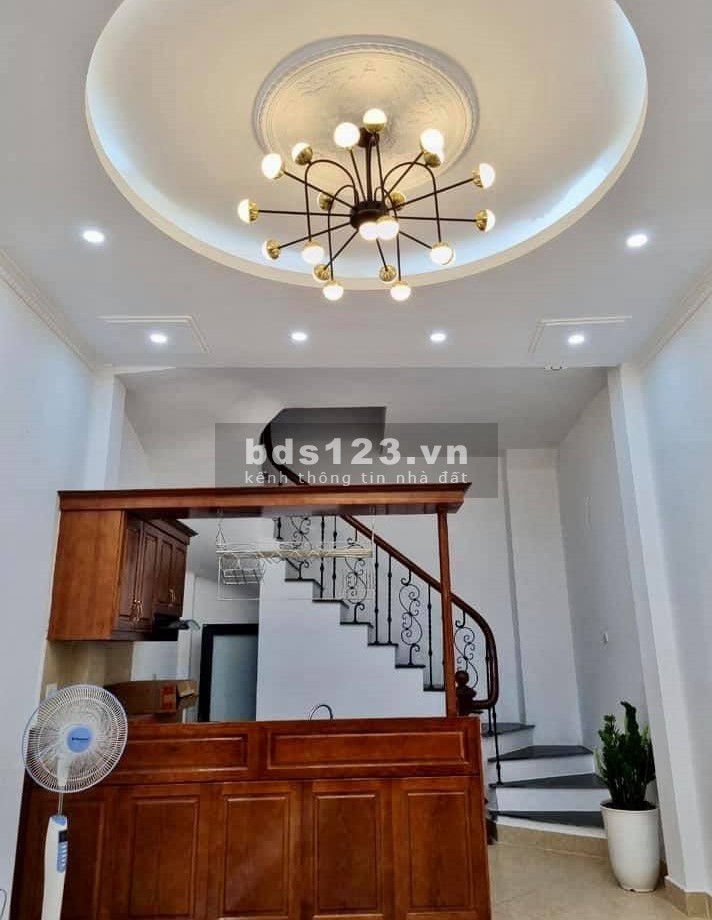 Bán gấp nhà Ngô Gia Tự, Thang Máy, Ô Tô vào nhà, 78M2 X 5 T, MT 4,8M, giá chỉ nhỉnh 6 tỷ.