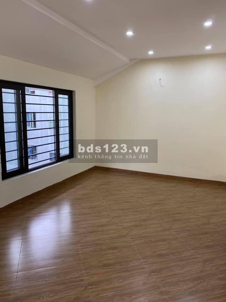 Nhà 2 mặt thoáng, nở hậu, 5 tầng, ngõ 445 Nguyễn Khang, DT 59m2 MT 6.1m giá 6.5 tỷ