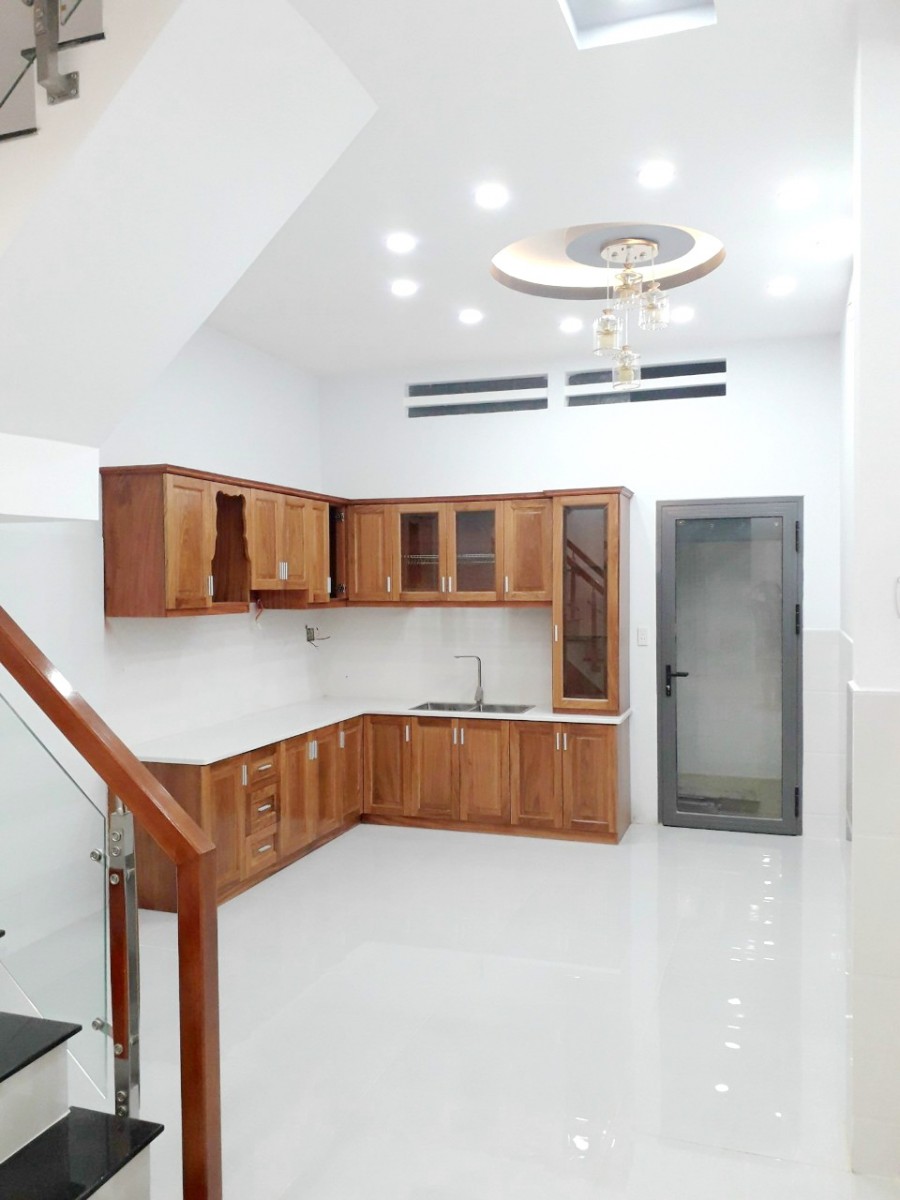 Nhà mới, đẹp 45.9m2, 2 lầu, ST, 4PN hẻm 378 Dương Bá Trạc P1 Q8