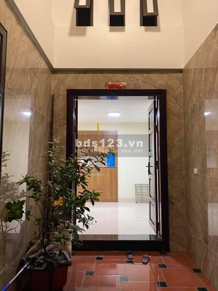 Nhà 2 mặt thoáng, nở hậu, 5 tầng, ngõ 445 Nguyễn Khang, DT 59m2 MT 6.1m giá 6.5 tỷ