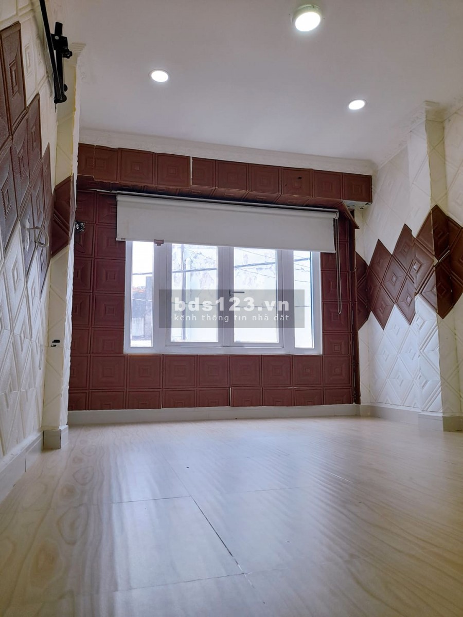 Nhà giá rẻ mùa Covid giá chỉ 1.8 tỷ, diện tích 21m2, Thoại Ngọc Hầu, Quận Tân Phú
