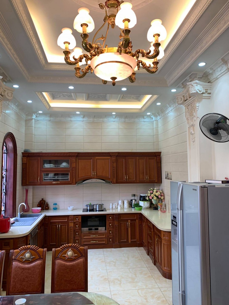 Biệt thự kiếu lâu đài Châu Âu Xuân La Xuân Đĩnh Hà Nội giá 35 tỷ, lh 0945999599