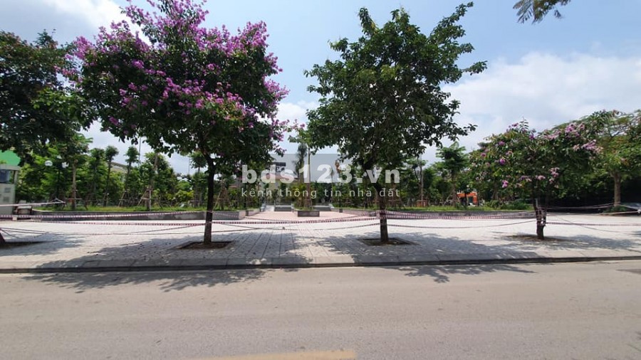 Bán đất hiếm Ái Mộ, Bồ Đề, Hồng Tiến Quận Long Biên, dt 65m2, giá 3.8 tỷ