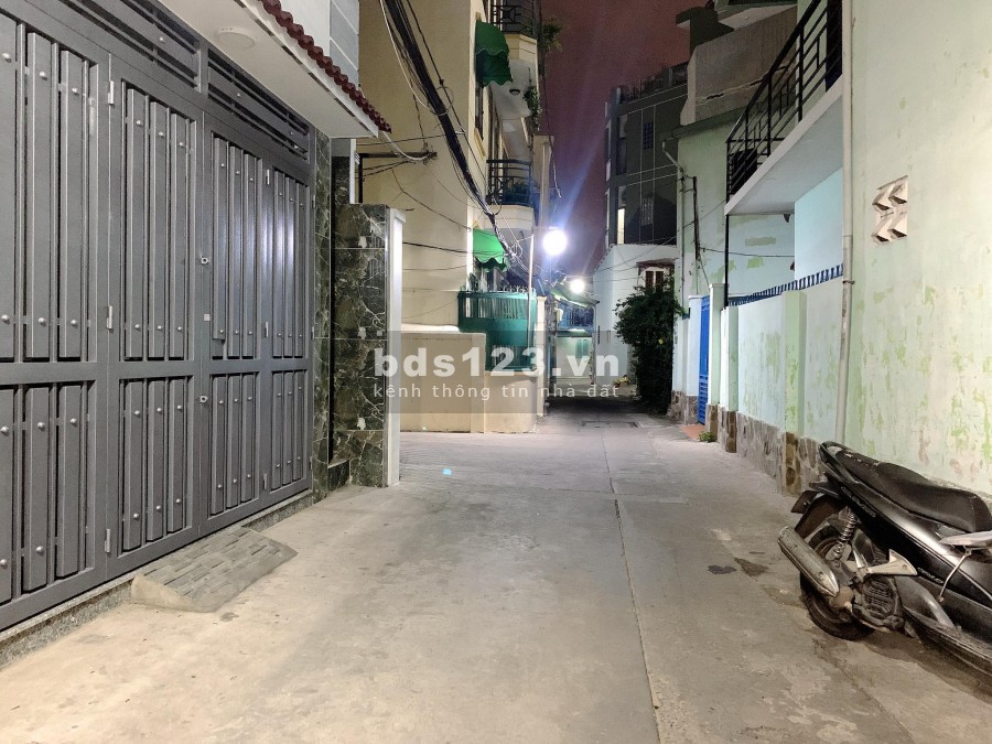 Phan Đăng Lưu, Phú Nhuận dt 40m2, 5 tầng lô góc 2 mặt HXH giá…