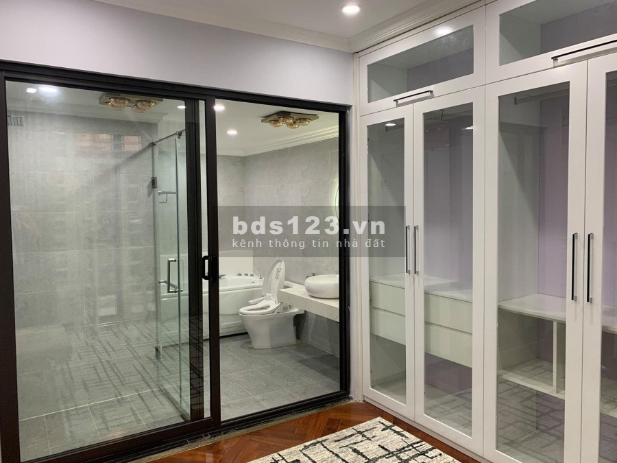 Bán nhà Doãn Kế Thiện đẳng cấp cách phố chỉ 20m cực Vip, ô tô vào thẳng nhà, dt 61m2, giá 7.4 tỷ