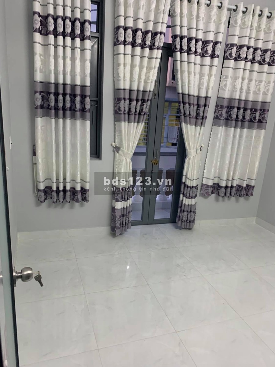 Nhà 2 lầu đúc kiên cố tại Tân thới hiệp quận 12, sổ riêng giá rẻ, giá bán 2.35 tỷ