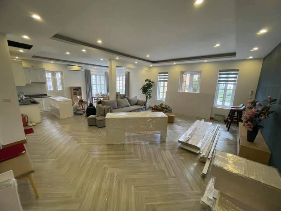 Bán Gấp mùa COVID Xuân Diệu vị trí cực Đỉnh vỉa hè, kinh doanh, cho thuê dt 136m2 MT10m