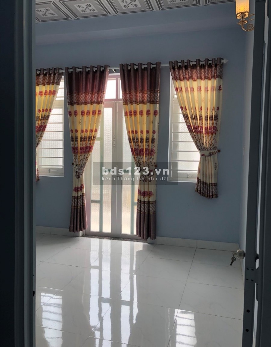 Bán nhà nguyên căn đẹp cơ sở hạ tầng đầy đủ hẽm 3.5, 2 tầng đúc, sổ hồng riêng
