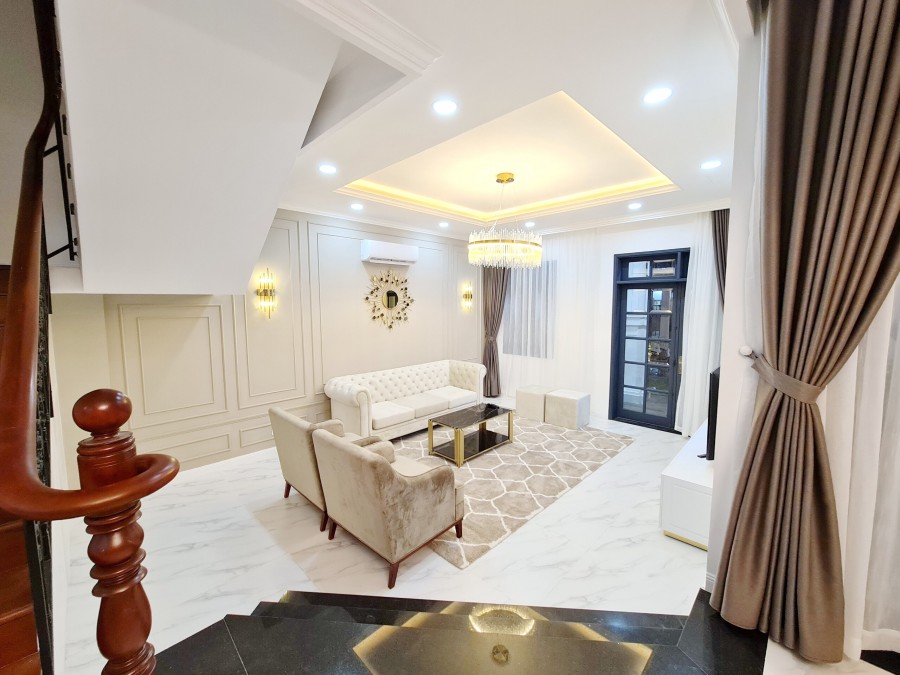 Bán biệt thự đôi hẻm 320 đường Nguyễn Văn Linh, Phường Bình Thuận, Quận 7
