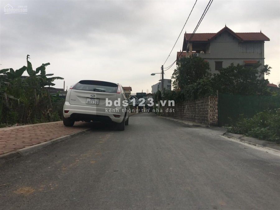 Bán đất Đông Dư dt 69m2 thôn 7 ngoài đê đường ô tô gần trục chính. 0982852808