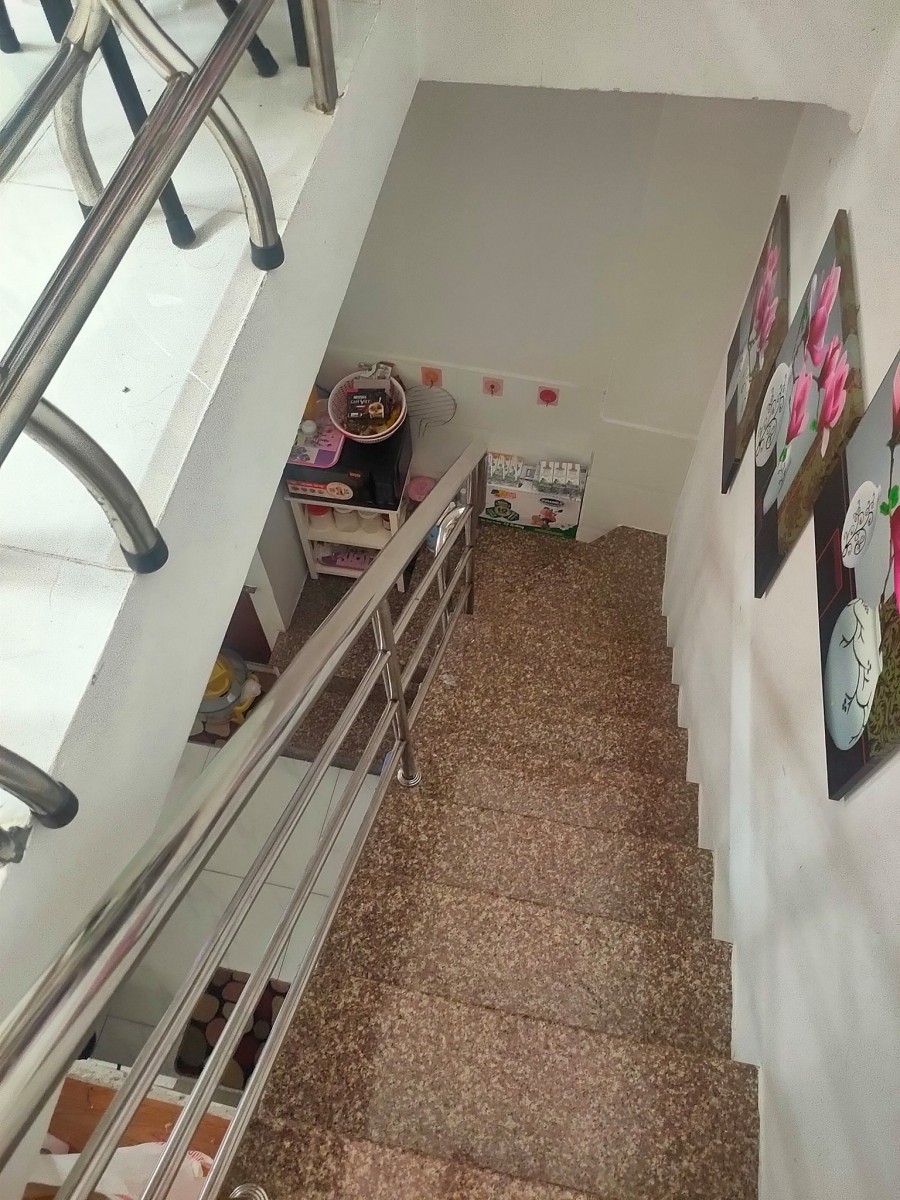Bán nhà ngỏ hẻm Âu Dương Lân Phường 3 Quận 8, dt 30m2, 2 tầng, giá 3.690 tỷ