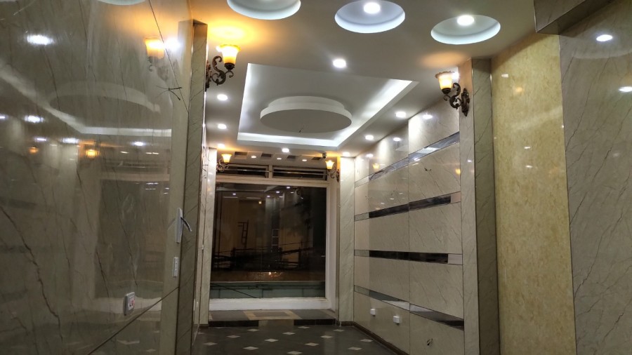 Chính chủ cần bán gấp nhà Hàng Mã 30m, 5 tầng, vỉa hè rộng, kinh doanh sầm uất