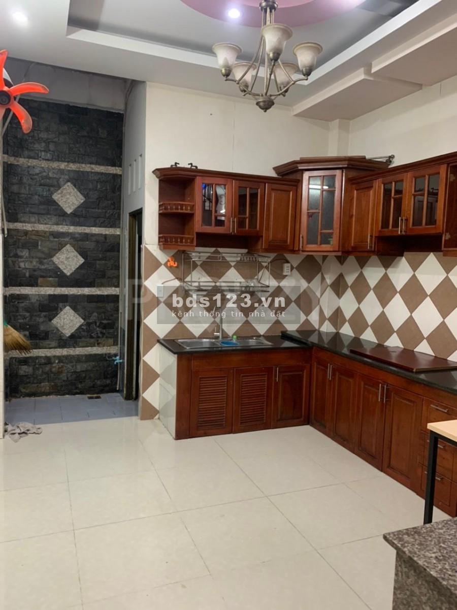 Nhà Sát MT Phan Huy Ích, 5pn 5wc, 13 triệu còn TL, 0938.764.277