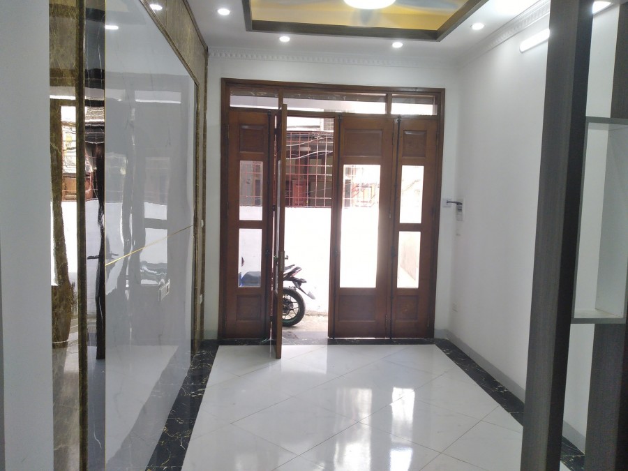 Bán nhà đẹp mới toanh Phan Đình Giót, Phương Liệt giá chỉ 2.8 tỷ, dt 34m2, 5 tầng, mt 3.2m