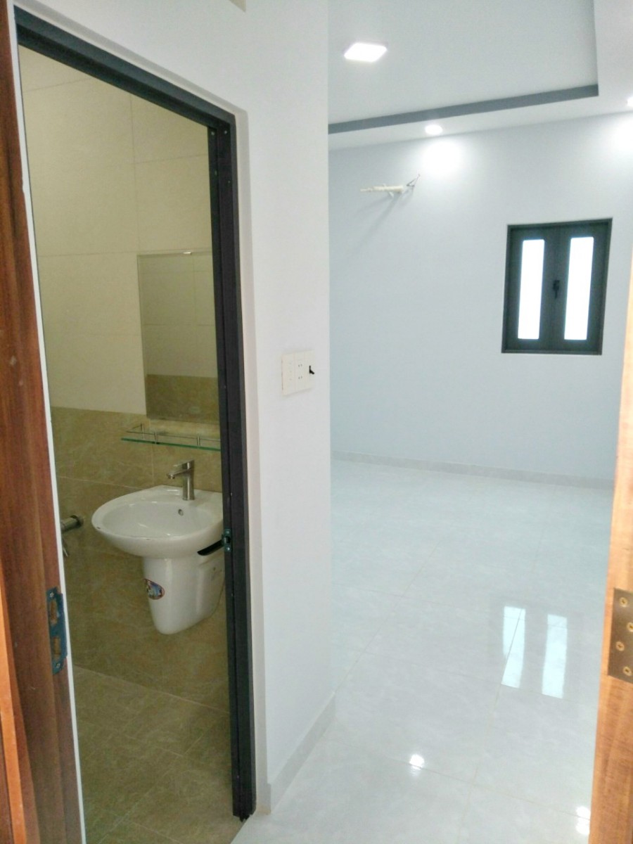 Nhà mới, đẹp 45.9m2, 2 lầu, ST, 4PN hẻm 378 Dương Bá Trạc P1 Q8