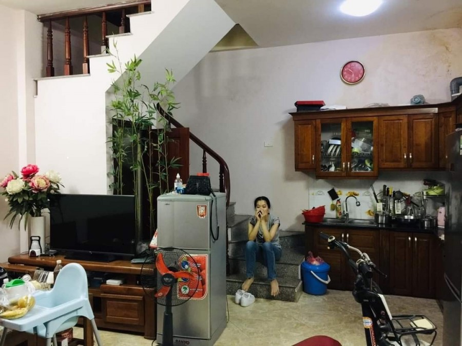 Nhà Đẹp Ngõ Thoáng ở Cầu Giấy diện tích sử dụng 36m2, 4 tầng giá chỉ 3,4 tỷ