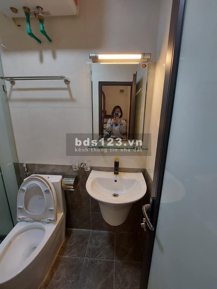 Bán nguyên căn đẹp Phú Diễn ở ngay QUận Bắc Từ Liêm, dt 42m2, giá 2.5 tỷ