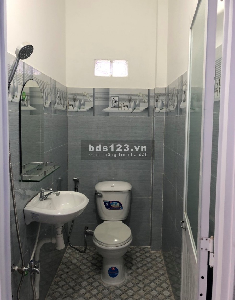 Bán nhà nguyên căn đẹp cơ sở hạ tầng đầy đủ hẽm 3.5, 2 tầng đúc, sổ hồng riêng