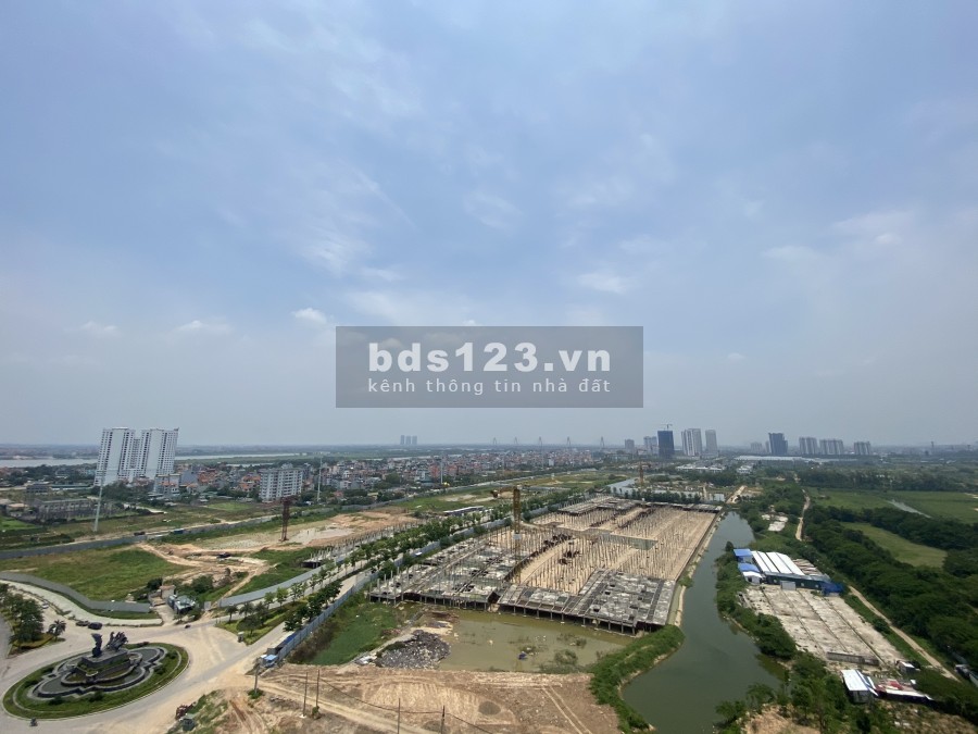 Bán căn hot L5 Ciputra, tầng cao, 117m2, 3 phòng ngủ, 2 phòng vệ sinh, ban công Đông Nam