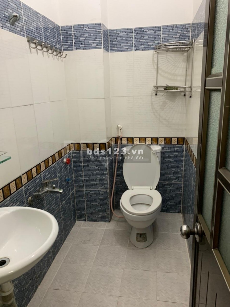 Nhà Sát MT Phan Huy Ích, 5pn 5wc, 13 triệu còn TL, 0938.764.277