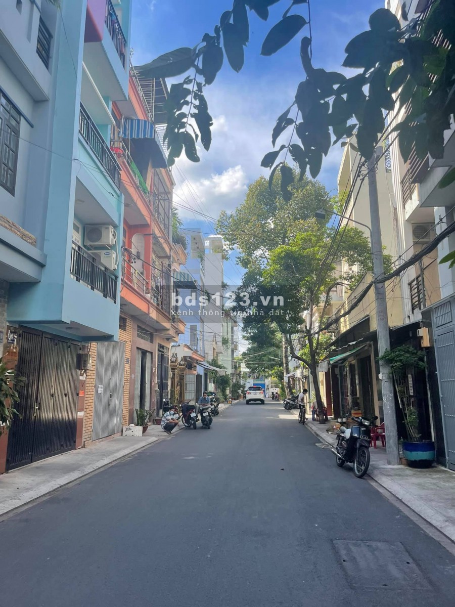 Bán gấp nhà D2 (Nguyễn Gia Trí), Bình Thạnh, HXH thông, DT 80m2.