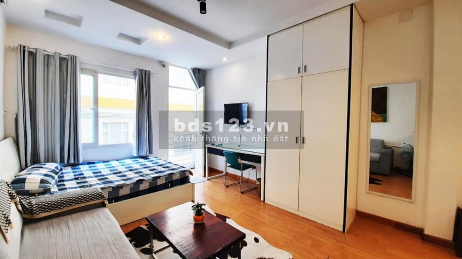 Bán gấp nhà D2 (Nguyễn Gia Trí), Bình Thạnh, HXH thông, DT 80m2.