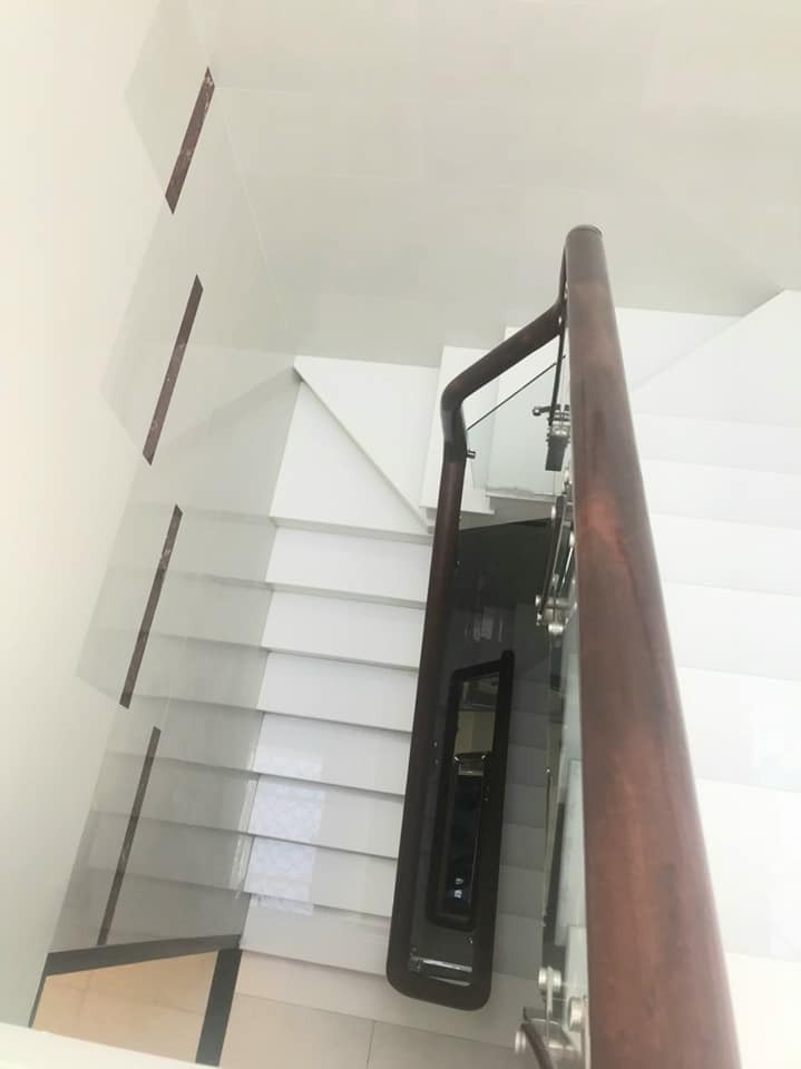 Bán nhà Hoàng Văn Thụ, Đối Diện Công Viên, chính chủ bán nhanh 4.3 tỷ