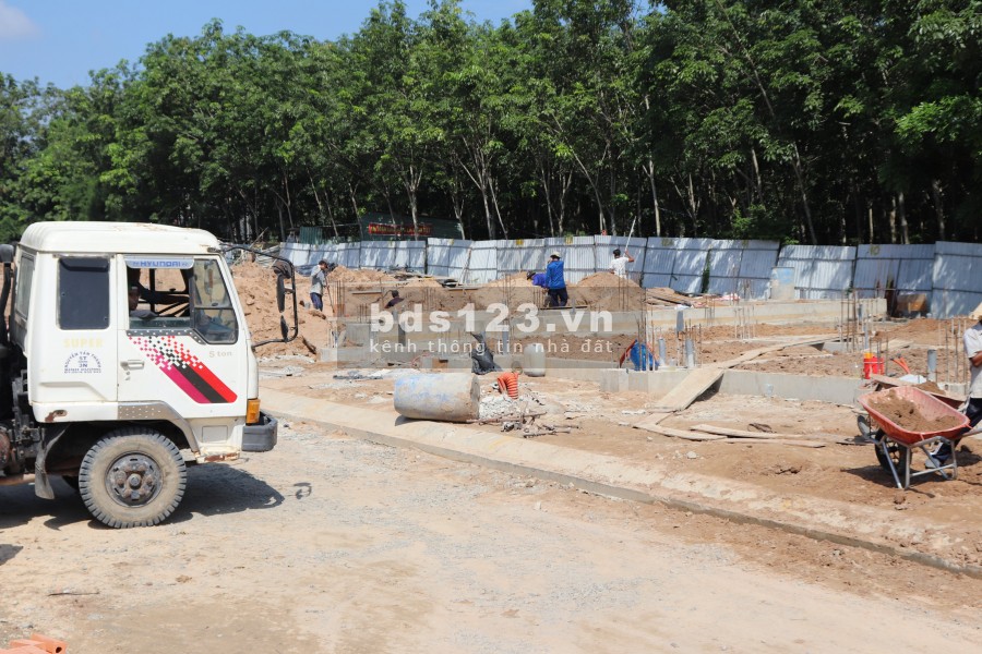 Nhà 1 lầu 1 trệt thị xã Bến Cát, Bình Dương, lh 0974115646