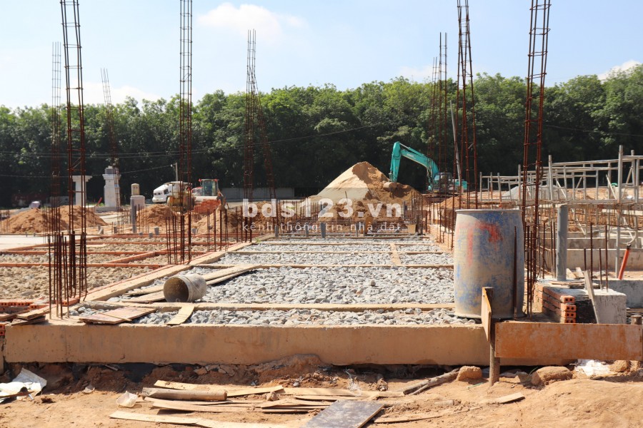 Nhà 1 lầu 1 trệt thị xã Bến Cát, Bình Dương, lh 0974115646