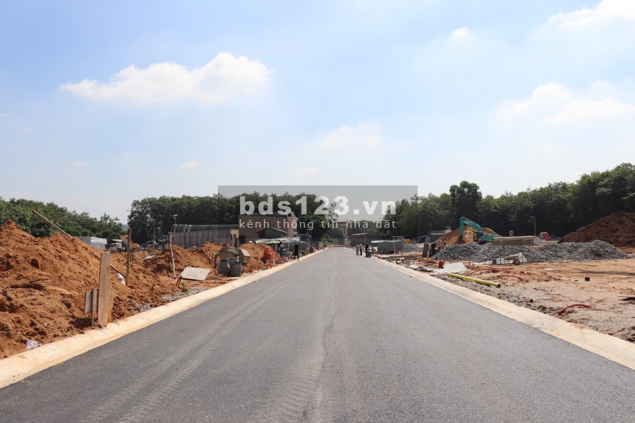 Nhà 1 lầu 1 trệt thị xã Bến Cát, Bình Dương, lh 0974115646