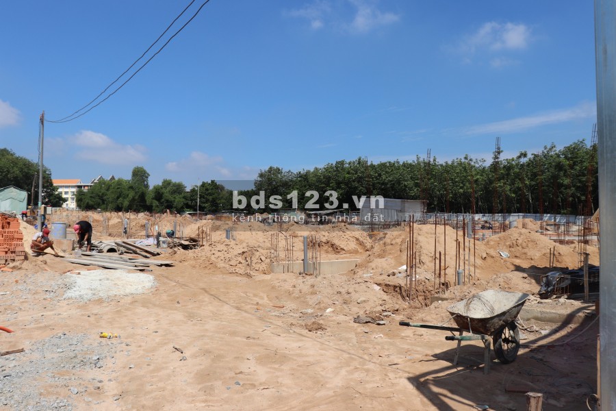 Nhà 1 lầu 1 trệt thị xã Bến Cát, Bình Dương, lh 0974115646