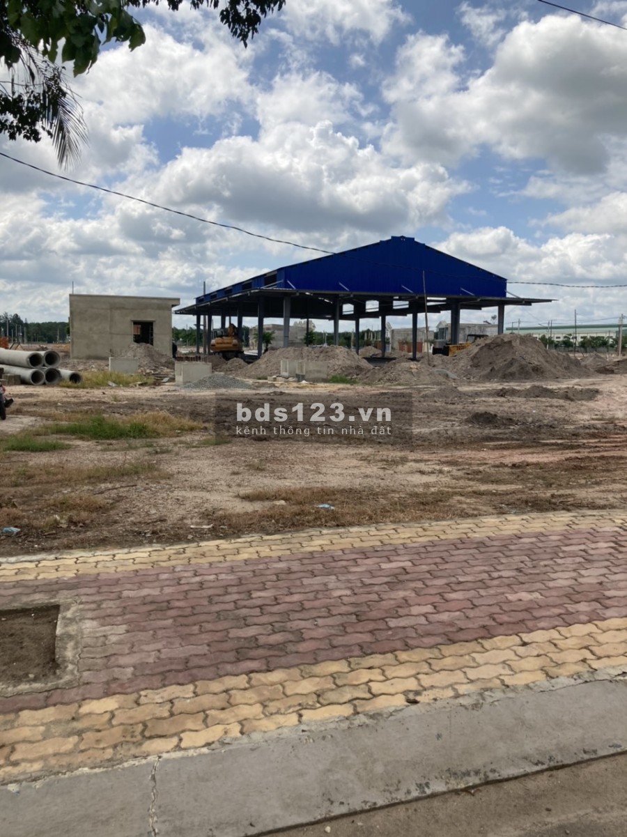 Kẹt tiền cần bán lại lô đất kdc đp1 sổ sẵn, giá 489 triệu, thô cư