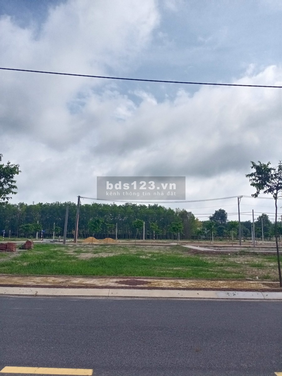 Kẹt tiền cần bán lại lô đất kdc đp1 sổ sẵn, giá 489 triệu, thô cư