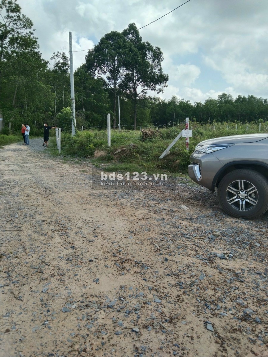 Đất Vĩnh Tân Tân Uyên giá rẻ 4tr / m2. Sổ sẵn dân cư bao quanh, ngay KCN VSIP 2