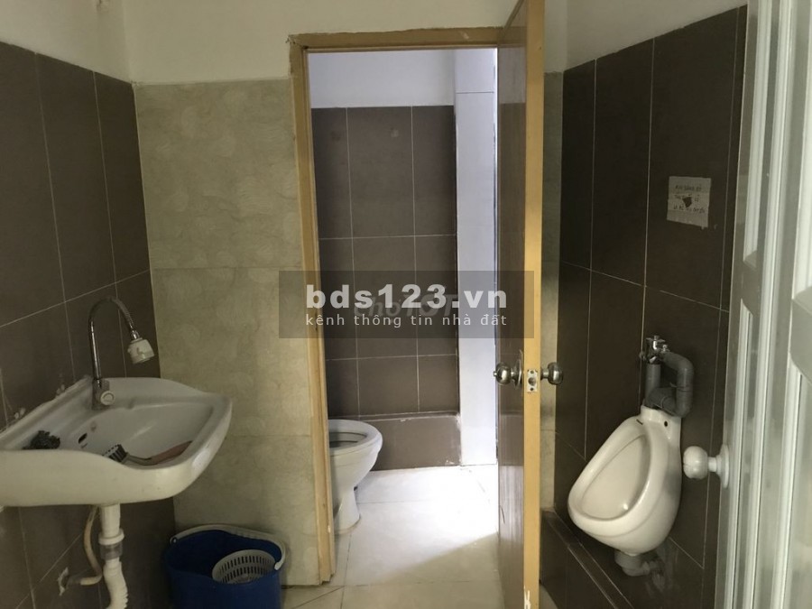 Cho thuê nhà MT Cách Mạng Tháng 8, Q3, góc hai mặt tiền đường. 6m*18m nở hậu 9m