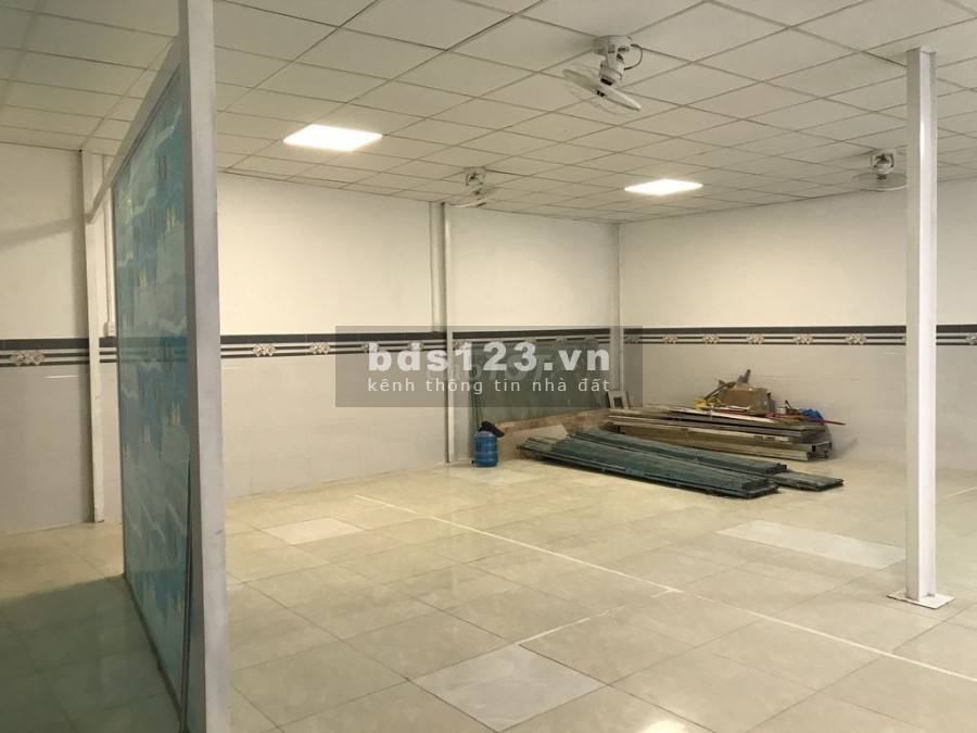 Cho thuê nhà MT Cách Mạng Tháng 8, Q3, góc hai mặt tiền đường. 6m*18m nở hậu 9m