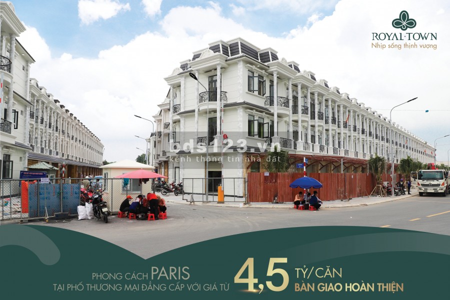 Bán nhà phố 1 trệt 2 lầu mặt tiền đường Nguyễn Thị Khắp, TP. Dĩ An, Bình Dương