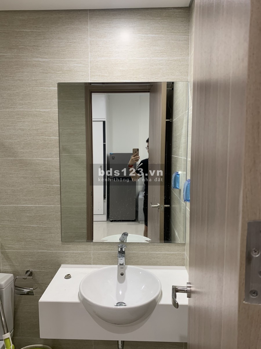 Cho thuê gấp căn hộ 2PN2WC 64m2 tại Vinhomes Smart City