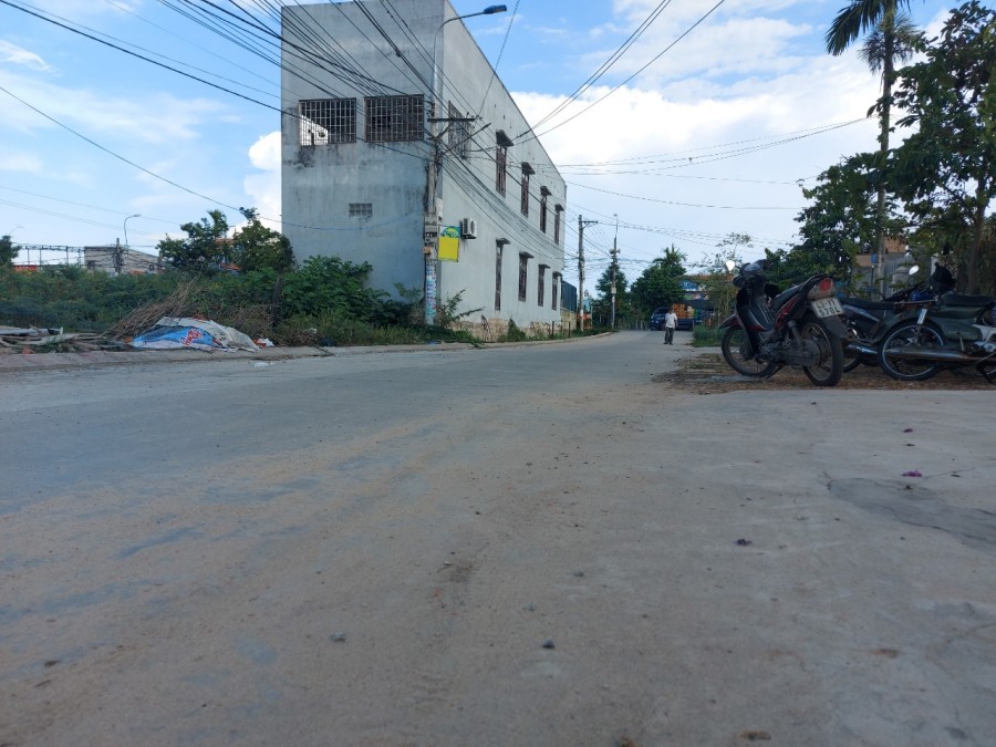 Vỡ nợ bán gấp đất bê tông 3m 125m cách Quốc Lộ1A 200m, giá 1.05 tỷ