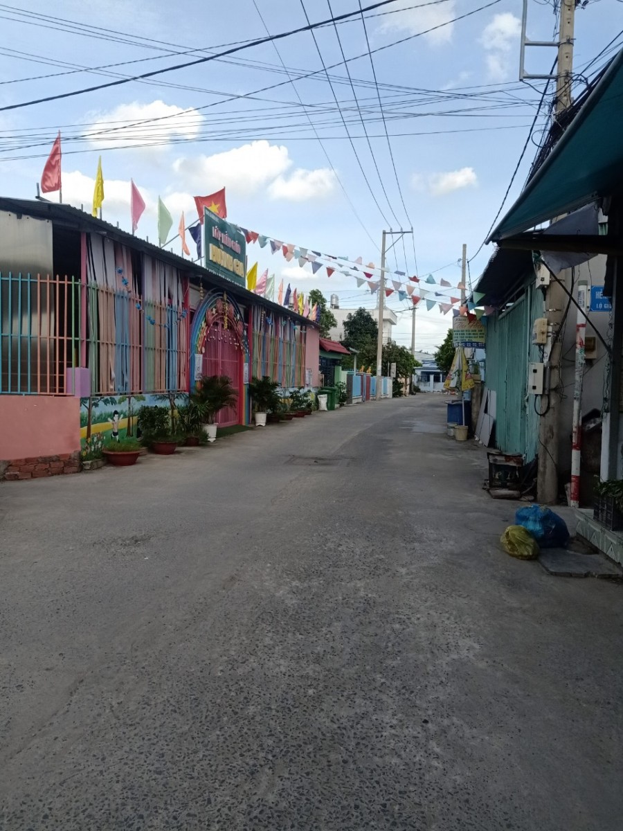 Bán dãy trọ Nhà bè thu nhập 12 triệu/tháng giá bán 5.550 tỷ, khu dân cư đông đúc
