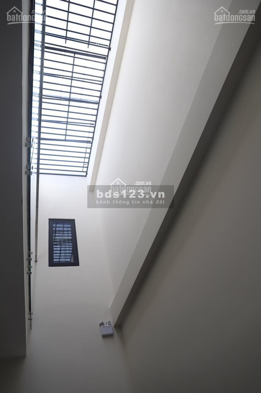 Nhà mới 1 trệt 2 lầu, khu dân cư đông đúc, an ninh Long Thịnh, chính chủu