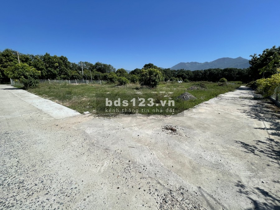 Chỉ còn 2 lô đất trực đường Lê Duẫn view Đầm giá đầu tư F0, cách Quốc Lộ chỉ 100m