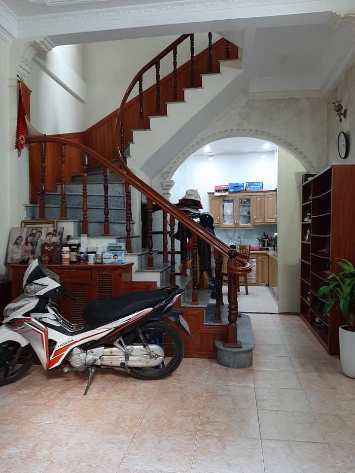 Bán nhà Kim Giang dt 45m2 4 tầng ngõ rộng thoáng ô tô 20m gần Đường Trường tiện ích đầy đủ nhỉnh 3 tỷ