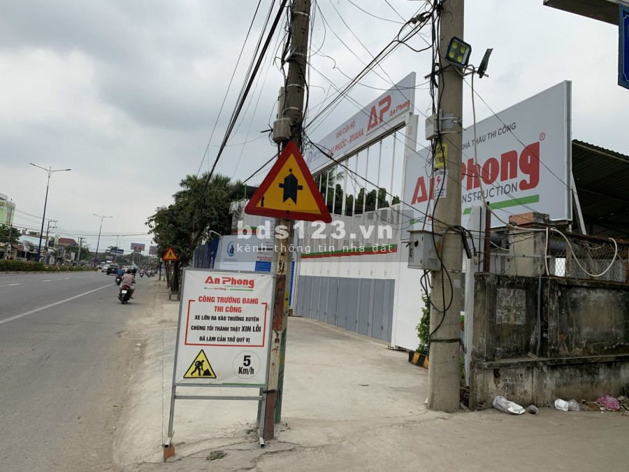 Căn hộ cao cấp, hiện đại duy nhất liền kề TpHCM nằm trên MT QL13. Giá từ 1ty66/căn. Có ngân hàng hỗ trợ lên đến 70%