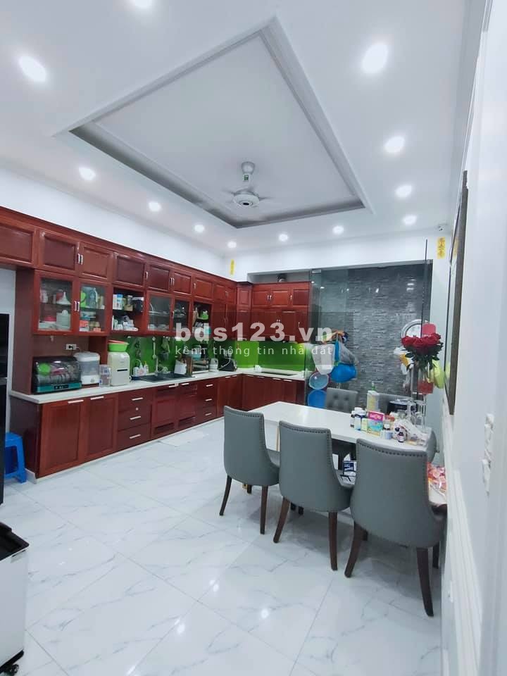 Bán nhà phố Lê Văn Lương 75m2 4 tầng giao thông thuận tiện vô vàn tiện ích giá nhỉnh 7 tỷ